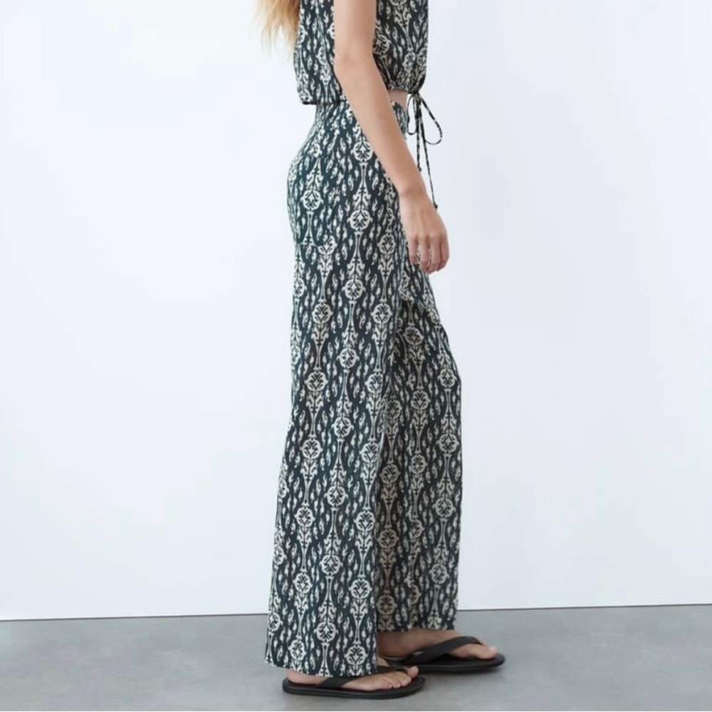 NWT - never worn. Zara The Ava print pants